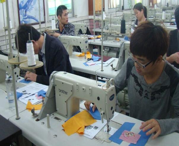 广东国际轻纺服装学院服装缝纫培训班